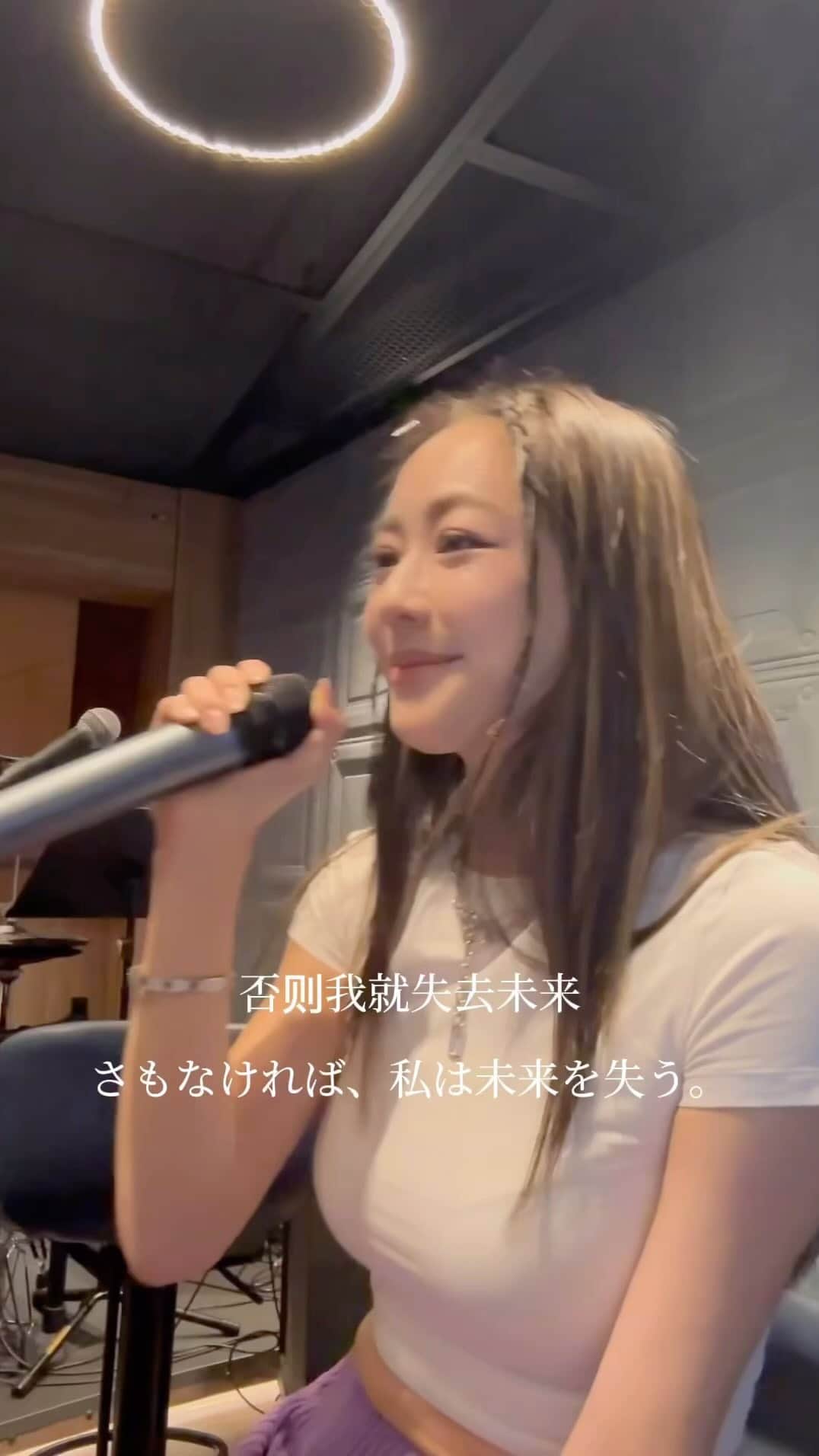 のインスタグラム：「For you💕🎤🐷🎶 #不得不愛 #毎日投稿challenge  @linahxoxo」