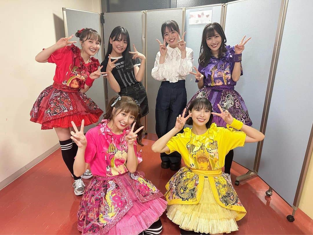 希山愛のインスタグラム：「* ももクロちゃんの15周年ツアー QUEEN OF STAGEに行ってきました🍑♡  ずっと可愛くてかっこよくてキラキラで たくさんのパワーをもらっちゃった〜✨️  ももクロちゃん大好き〜！って気持ちが いっぱいで溢れそうです☺️🤍   #ももいろクローバーZ さん  #ももクロ ちゃん #大好きです ‪‪❤︎‬」