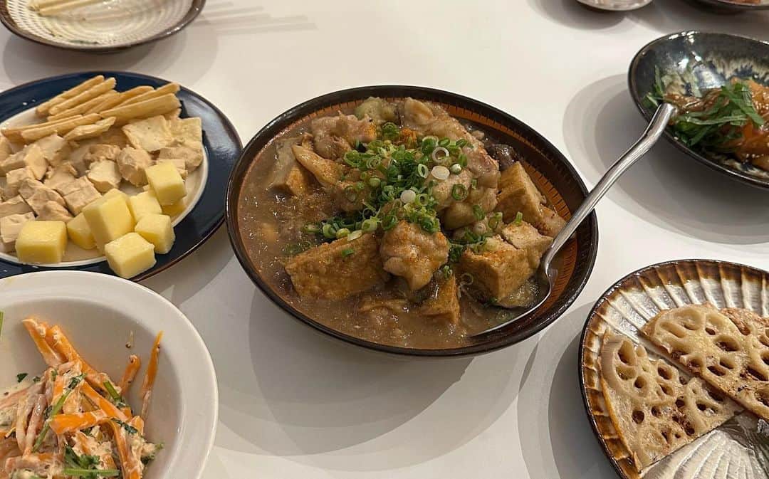 誠子さんのインスタグラム写真 - (誠子Instagram)「小石原焼きPOPUPお疲れさま会 雅也さんが「居酒屋 雅」を開いてくれました  どれも美味しくて優しい味で お料理は人柄が出るなぁと思いました。  次は誠子食堂にみんな来てもらおう🙊🍶」9月9日 22時41分 - seiko_1204