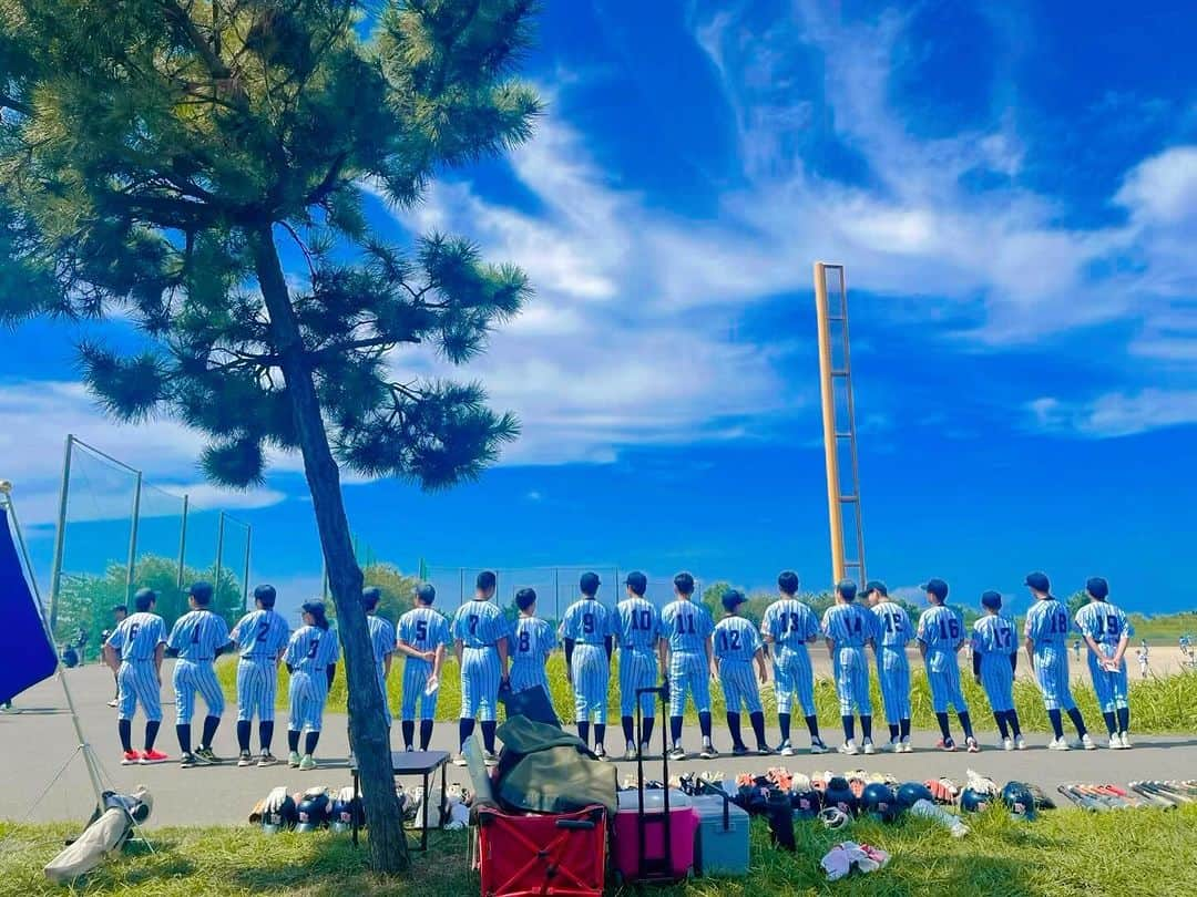 安村幸子のインスタグラム：「息子の成長記録⚾️ 今日もチームのママさんが素敵な写真を沢山撮ってくれてました🥹✨ #息子の成長記録 #君は運命の人 #ボーイズリーグ #ボーイズリーグ中学部」