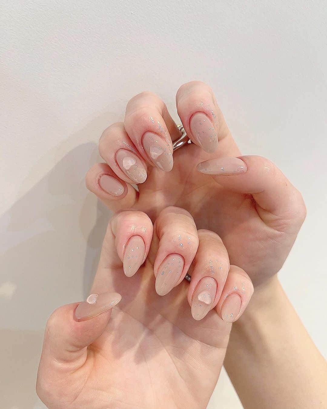 mami 宝島社のインスタグラム：「newnail🖤 クリアハートかわいすぎる、、、」