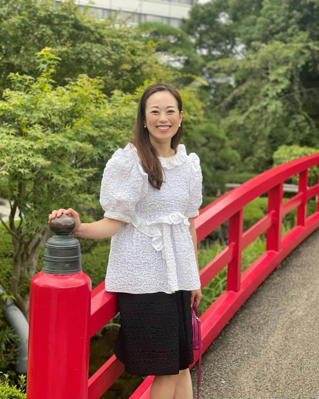 沢瀉美緒さんのインスタグラム写真 - (沢瀉美緒Instagram)「※ Beautiful Japanese garden  @hotelnewotanitokyo ✨ . お稽古はじめはいつもこちら💁‍♀️ そして、お着物なので、ここでの お洋服写真は珍しい🤭 . . #tops #ceciliebahnsen  #skirt #dolchegabbana  #fashion #instafashion #ファッション #hotelnewotanitokyo #ホテルニューオータニ」9月9日 23時07分 - mio_omodaka