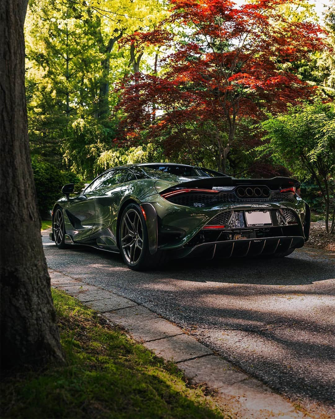 McLaren Automotiveさんのインスタグラム写真 - (McLaren AutomotiveInstagram)「Perfectly camouflaged. #McLarenSpotted 📸 @_ikcars  #McLaren #McLarenAuto #McLaren765LT」9月9日 23時02分 - mclarenauto