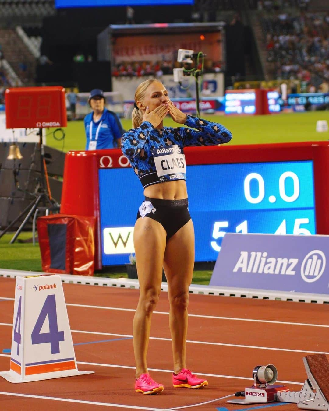 ハンネ・クレスさんのインスタグラム写真 - (ハンネ・クレスInstagram)「Absolutely loooved racing at the @allianzmemorialvandamme in front of my home crowd 🤩💎 Another 54” run and my 4th fastest time ever! 💙 Perfect end to a special season. 💘  Thanks for creating the magic yesterday night @golazogroup @planbelgium @unrun4254 💙🙏🏼  And thank all of you for the LOVE 🫶🏼」9月9日 23時06分 - hanne.claes