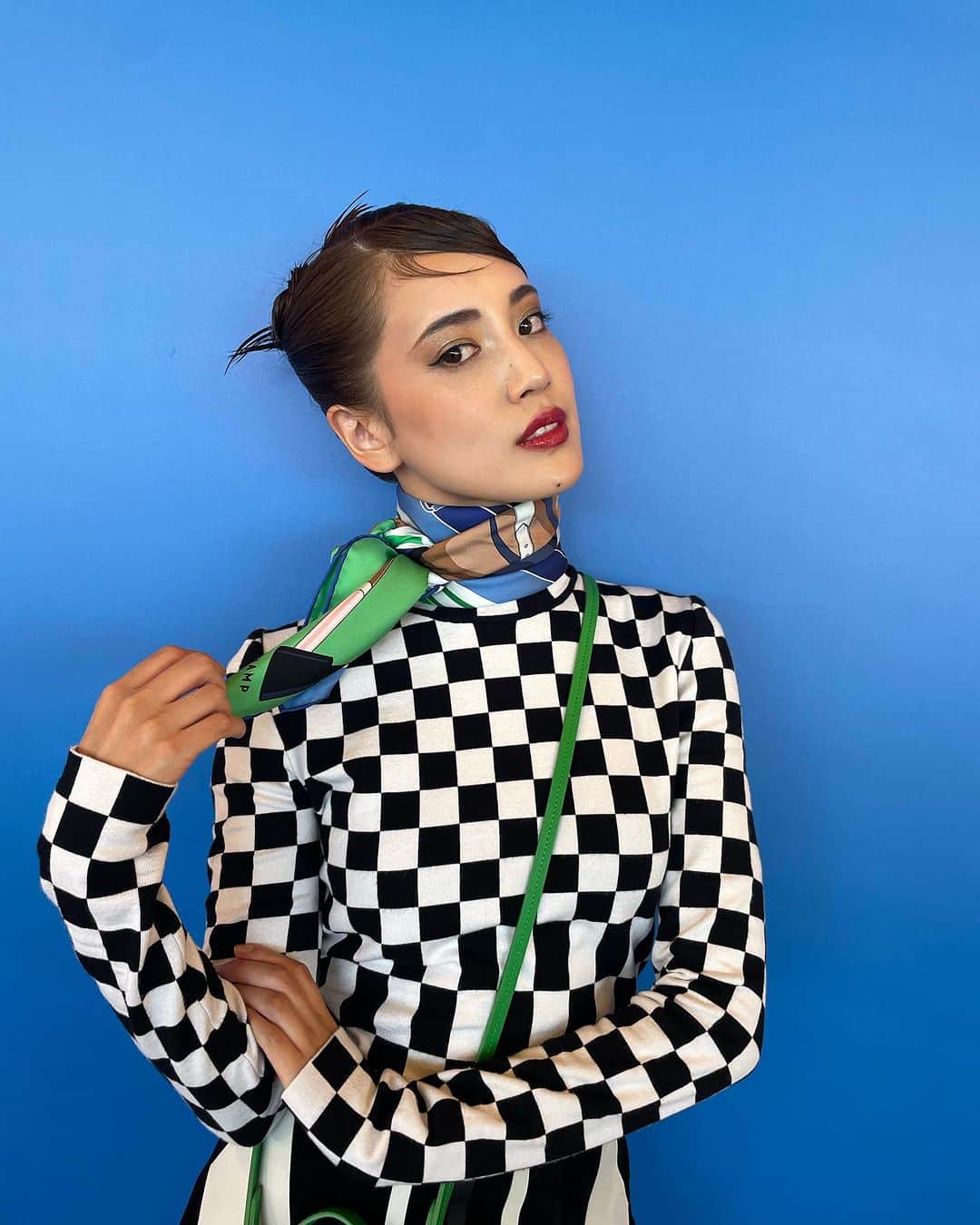 藤井夏恋のインスタグラム：「❤️🏇🤍🏇💙 Hair and makeup for the Longchamp event🏁」