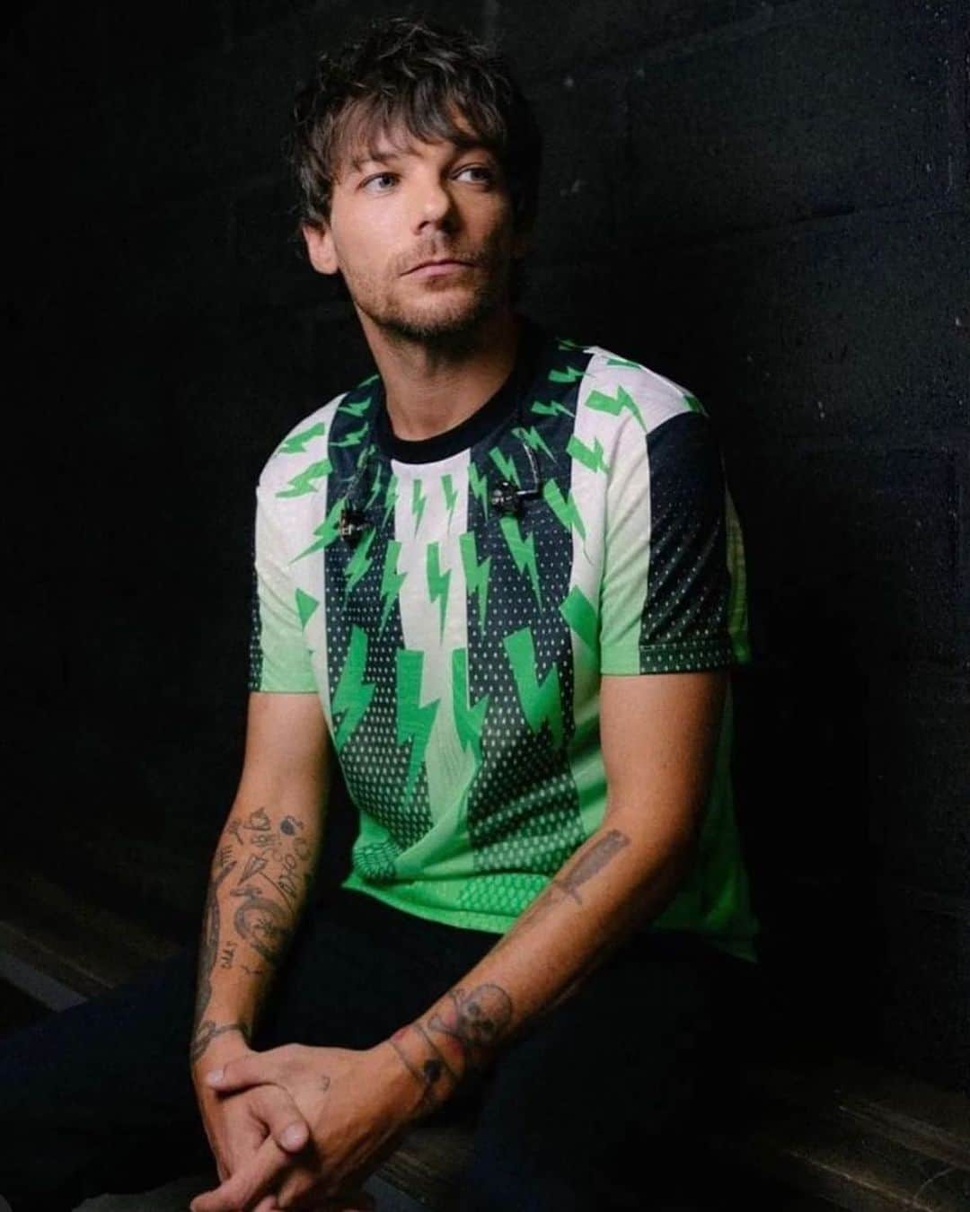 ニールバレットさんのインスタグラム写真 - (ニールバレットInstagram)「The DYNAMIC & TALENTED LOUIS TOMLINSON on WORLD TOUR in NEIL BARRETT  #lthq #louistomlinson #louistomlinsonedit」9月9日 23時23分 - neilbarrett