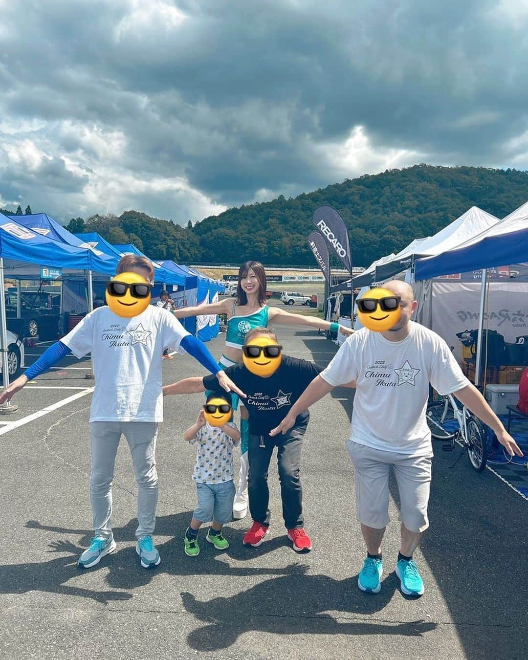 生田ちむさんのインスタグラム写真 - (生田ちむInstagram)「本日GR86/BRZCUP第5戦 岡山国際サーキットで予選が開催されました！  ASSO MOTOR SPORTS #11 脇阪選手 20位 #112 石森選手　25位  明日も応援宜しくお願い致します！！ 差し入れもたくさんたくさん ありがとうございます🥺  岡山国際サーキットイメージガールの 朝陽唯ちゃんとサーキットで会うことも出来ました🥺🩵 感動！！天使でした👼  色んな人が来てくれて お話もできて嬉しかった！ 奏の森の森ポーズもできたし いっぱいちむTハントできた🦖 こんな沢山の人がずっと着てくれてて 嬉しすぎたよ！人数揃うとすごいww  ありがとう♡ あんまり話せてない人は明日たくさん話そう！！」9月9日 23時43分 - 1224chimu