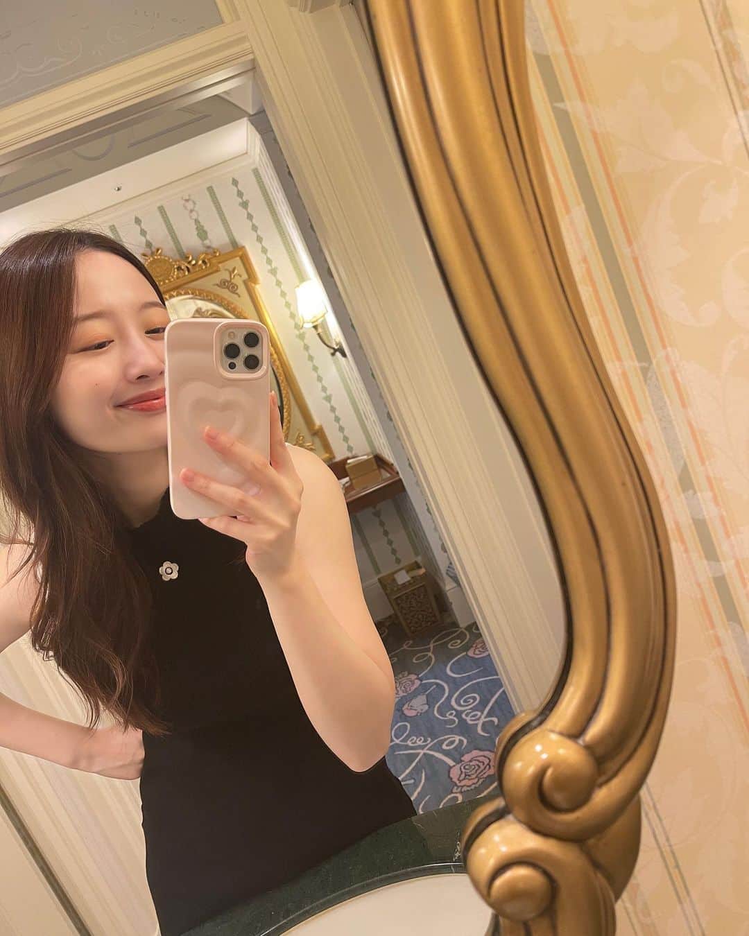 浦まゆのインスタグラム：「🏰」