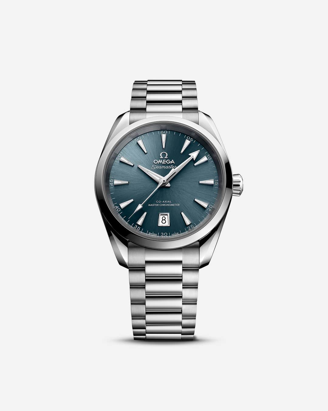 オメガのインスタグラム：「Jesse’s preferred timepiece: the 38 mm Seamaster Aqua Terra Shades in fully polished stainless steel with lacquered and sun-brushed Atlantic blue dial, date window at 6 o'clock, and rhodium-plated hands and indexes.  Discover the watch via link in bio.   #OMEGA #Seamaster #AquaTerraShades」