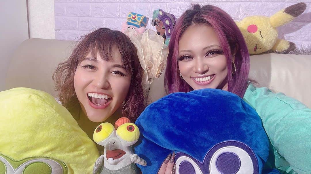 横沢ローラのインスタグラム：「Thank you so much for watching our YouTube live today!!! Subscribe and wait for another one! It was so much fun!! 配信見てくれてありがとうー！！是非チャンネル登録して、次回お楽しみに！」