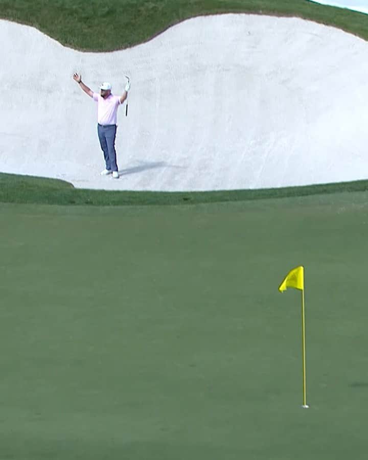 PGA TOURのインスタグラム：「Best of the best from the bunker this season 👏」