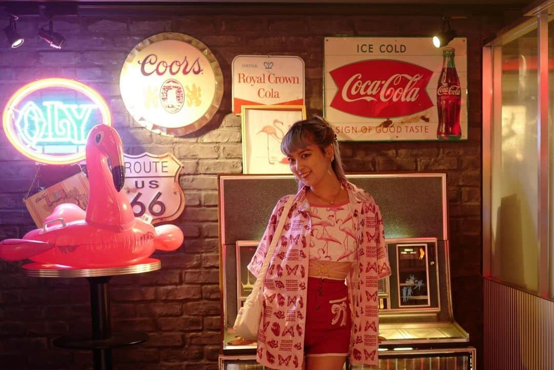 水森依音さんのインスタグラム写真 - (水森依音Instagram)「Oldies bar "FUNKY FLAMINGO"🏝🦩💘💘🫧   #oldies  #宮古島  #pinupstyle   #rockabilly」9月10日 0時03分 - ion_mizumori