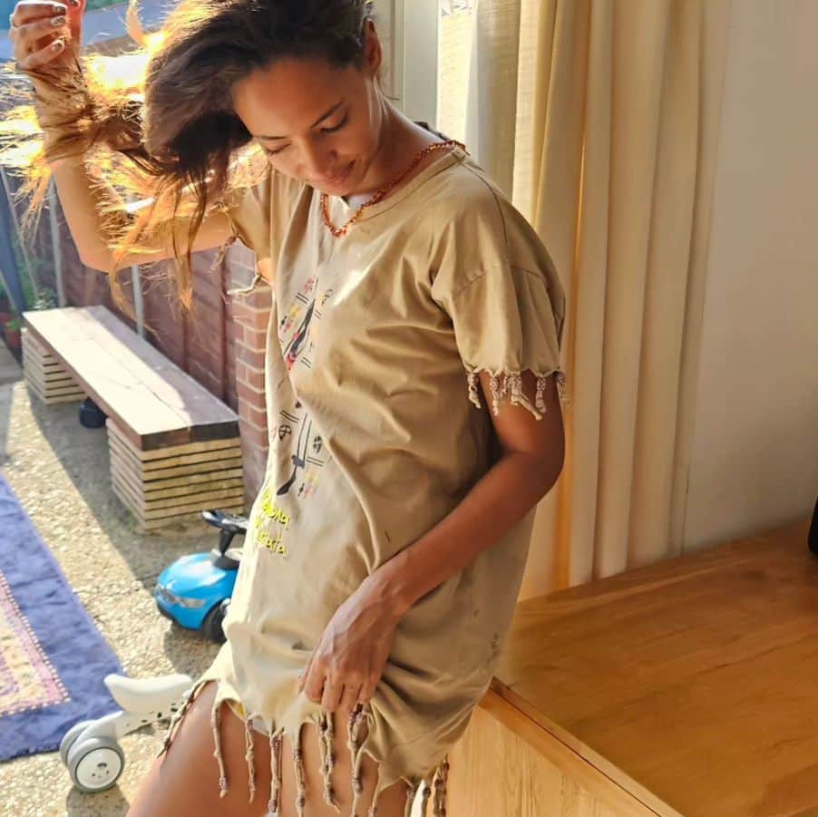 マライカ・ファースのインスタグラム：「Summertime 🌞」
