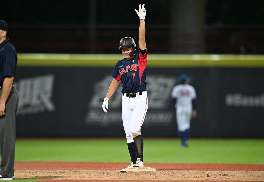 侍ジャパンのインスタグラム：「9日、「第31回 WBSC U-18ベースボールワールドカップ」のスーパーラウンド最終戦をチャイニーズ・タイペイと対戦。2対5で敗れ、スーパーラウンド2位で決勝へ進むことになりました。 決勝戦は日本時間9月10日19時より、再びチャイニーズ・タイペイと対戦します。  https://www.japan-baseball.jp/jp/news/press/20230909_3.html  #侍ジャパン #U18WorldCup #武田陸玖 #髙橋煌稀 #山田脩也 #森煌誠 #安田虎汰郎 #緒方漣 #髙中一樹」