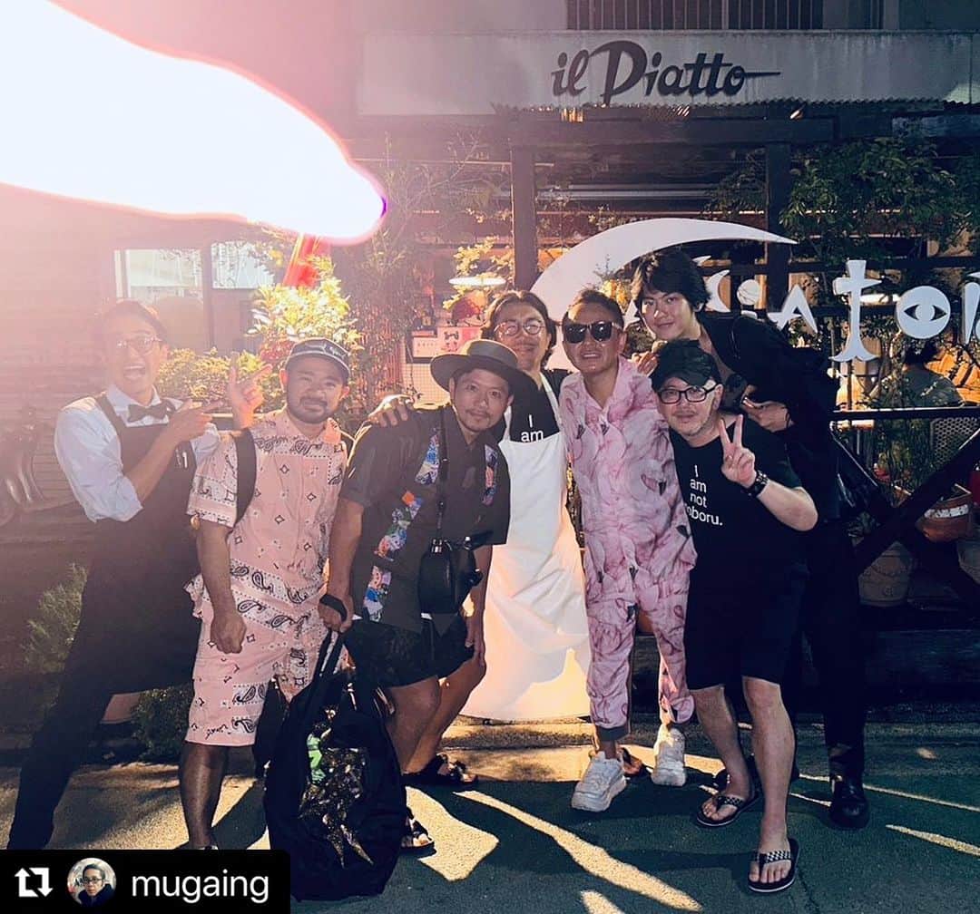 冨沢ノボルのインスタグラム：「MTG‼️  @mugaing  @miyahara_kaito0703  @hirosumi_saito  @yoshiyuki_322  @ilpiatto_takashi_kadohama  @makopiatto_cacciatora  @i.am.not.noboru   #Repost @mugaing with @use.repost ・・・ 今夜はノボルちゃん30周年の作品展の撮影の打ち合わせ❣️楽しい撮影になりそうです😍 今回、コスチュームデザイナーは齋藤弘純さん❣️ @noboruok  @hirosumi_saito  @miyahara_kaito0703」