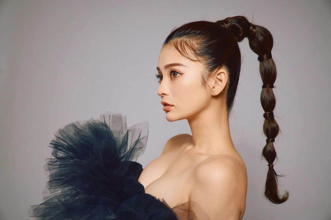 𝙼𝙰𝙰𝚈𝙰のインスタグラム：「せっかくなのでこの シリーズ投稿させてください🖤笑  メイクはセルフです💄  ヘアセットは　 @sin_hairmake さん🖤 衣装は  @yumiko_idogawa さん🖤 カメラマンは @bitocamera さん 📸  可愛く仕上げて下さり撮影も 凄く楽しく終える事が出来ました🖤」