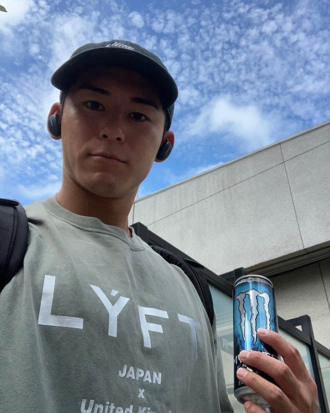 齋藤慎太郎のインスタグラム：「. 🌀→☀️ #lyft  #monster  #goldsgym」