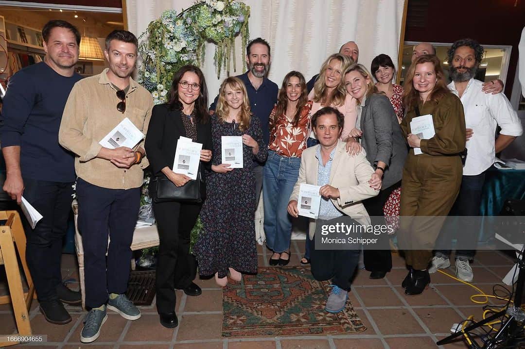 メリッサ・ラウシュのインスタグラム：「Such an incredibly special evening for @su2c celebrating and reading the exquisite words of the brilliant @danobrienwriter with all of these amazing people hosted so beautifully by @stclairjessica and @danobrienwriter who I love so very much. Dan has three extraordinary books out now that I can’t recommend enough: Survivors Notebook, From Scarsdale: A Childhood and True Story: A Trilogy  Please do your heart and soul a favor and check out these wonderful treasures!」
