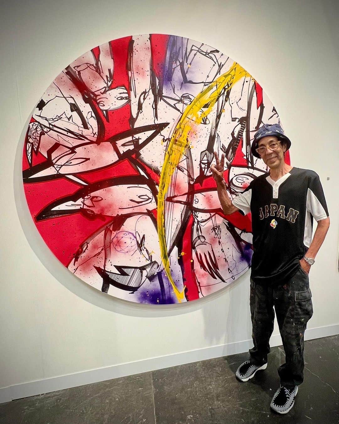 村上隆のインスタグラム：「Kaikai Kiki Gallery @kaikaikikigallery is participating in The Armory Show @thearmoryshow.  I'm in San Francisco right now because I'm here to prepare for my solo show opening this coming week and I couldn't make it to NY.  But I hope you can go and see our booth, where our young staff members are running the show.  Our booth number is #335.  The fair will be open until 6:00 p.m. on Sunday, September 10. 🙇‍♂️  FUTURA @futuradosmil @futuralaboratories DABSMYLA @dabsmyla Cleon Peterson @cleonpeterson Erik Foss @erikhfoss MADSAKI @madsaki TENGAone @tengaone Emi Kuraya @emikuraya VERDY @verdy Yuta Hosokawa @readymade_official @st_michael_official Shoko Nakazawa @shokonakazawa Hisashi Eguchi @egutihisasi @eguchiworks Hideyasu Moto @hideyasu_moto Hideki Maekawa  @lolocaloharmatan @hideki.maekawa_wamono . The Armory Show Booth: 335 VIP Preview: September 7, 2023 Public Dates: September 8-10, 2023 Venue: Javits Center Crystal Palace Entrance 429 11th Avenue New York, NY 10001」