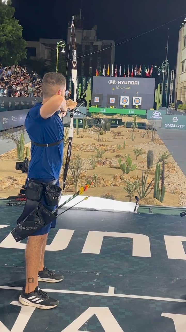 のインスタグラム：「familiarização e sorteio ✅ Na segunda estarei disputando a Final da copa do mundo aqui em Hermosillo as 00:30 horário do BR.  Uma curiosidade sobre essa final que ela será a noite por causa do calor, aqui faz 44° 🥵  . @petrobras #TimePetrobras @cdafab @brasilarco.oficial @timebrasil #BolsaAtleta @esportegovrj @clubedisparabrasil @wiawis_archery @beiterarchery @truball_axcel」