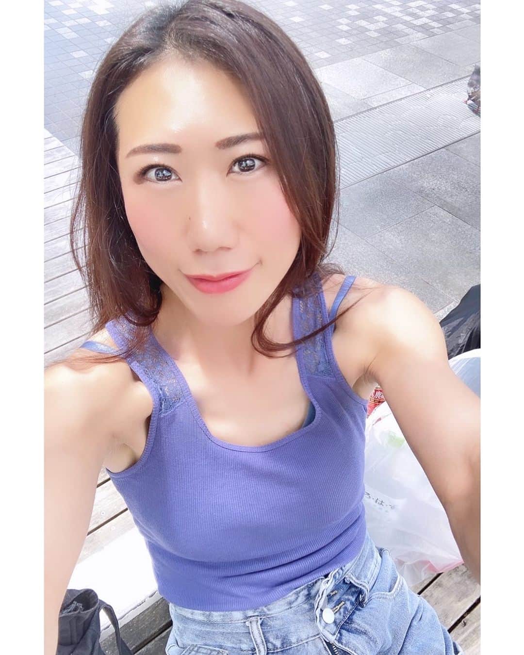 ほんまかよこのインスタグラム：「💙🤍💙  心身ともに健康になれる人と一緒に居ること☺️  何よりもの健康法✨  #筋肉なお姉さん #ほんまかよこ #kayokohonma  ゜*. ────────── 🪴Life＆Work @honmakayoko 🧘‍♀️Fit＆Wellness @kayoko_fitness ⚽️Sports＆Parody @kayoko_sports  ──────────.* ゜  TikTok ✈︎ honmakayoko_soccer Twitter ✈︎ ＠kayokohonma YouTube ✈︎ Kayo Channel LINE ✈︎ ＠wdw5651f  ────────────────── DMはマネジメント会社との共同管理となります。 内容により対応が異なります事をご理解下さい。 ──────────────────  🏷 #筋肉グラドル #筋肉タレント #フィットネスモデル #筋肉 #腹筋女子 #筋肉女子 #筋トレ女子 #fitnessgirl #fitnessjourney #模特 #健身房 #健身日常  #instagood #sportsgirl #bikinimodel #healthylifehappylife #healthylifestyle」
