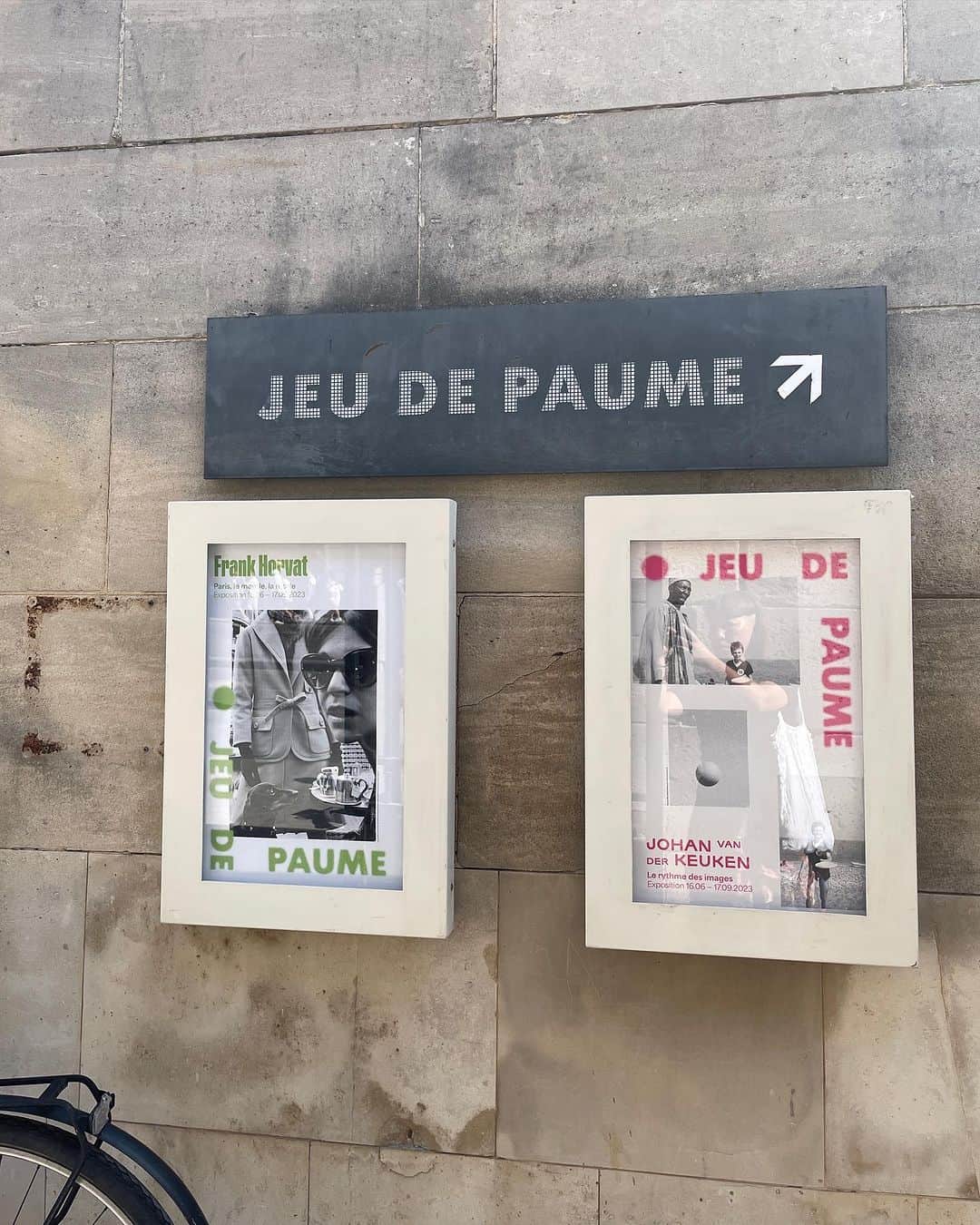 大森美希さんのインスタグラム写真 - (大森美希Instagram)「Frank Horvat, "Paris, le monde, la mode" Exhibition at Jeu de Paume, Paris  Françoise Sagan, Coco Chanel, etc.  先週の日曜日にジュ・ド・ポーム国立美術館(Galerie nationale du Jeu de Paume)の「Frank Horvat(フランク・ホーヴァット)」展に行って来た。1950年代から1960年代にかけて発表したファッション写真や、東京やインドなど様々な国で生活している女性の姿を撮った写真がとても印象的だった。9/17まで。  #frankhorvat #cocochanel #francoisesagan #photo #photography #monochrome #mode #fashion #jeudepaume #museum #paris #art #photographer   #フランクホーヴァット #フォトグラファー #写真展 #ジュドポーム #パリ #ファッション写真 #モード写真 #アニエスヴァルダ #アート #ファッション #モノクローム #モード」9月10日 1時27分 - mikiomori_