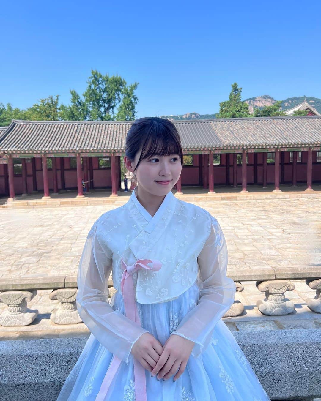 今井陽菜のインスタグラム：「韓国旅行で着た韓服🇰🇷 ・ ・ ・ #🇰🇷 #韓国旅行  #チマチョゴリ」