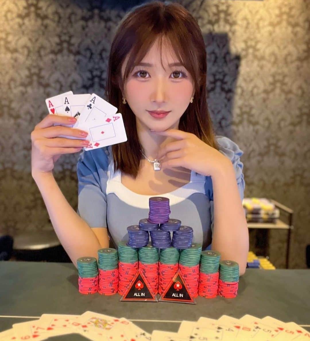 大槻ひびきのインスタグラム：「ポーカーイベント♥️♣️ 参加してくれたファンの皆さん ありがとうございました🥰  私は今まで何度かポーカーで遊んだ事あったけど ちょっとかじる程度だったので ほぼ全員が初心者で開催でした✨ 初心者講習会のあとみんなで遊んで楽しかったー！！  私ほんと弱くて😂w ほぼ最下位ww」