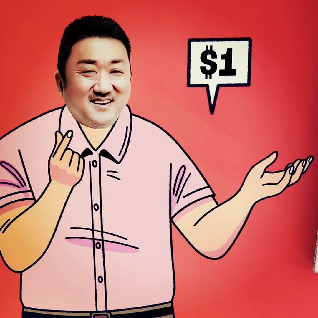 ANI のインスタグラム：「ソウルに初めて行きました。 ここで買ったカセットテープがヤバかったです。 あと、街歩いてると、オジサンが囁いてくる「カンペキなニセモノアルヨ」と言うのが、自分的にはツボだった。結局自分が求めているモノはそういうモノなのかも、と、思ったり、思わなかったり。」