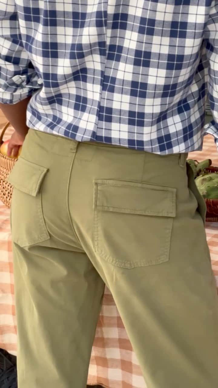 フランク&アイリーンのインスタグラム：「MEET BLACKROCK our newest pant that has everything you love about our classically casual, #1 selling Wicklow—but with extra length and cool utility pockets. Say hello to your new fall pant! #FrankandEileen」