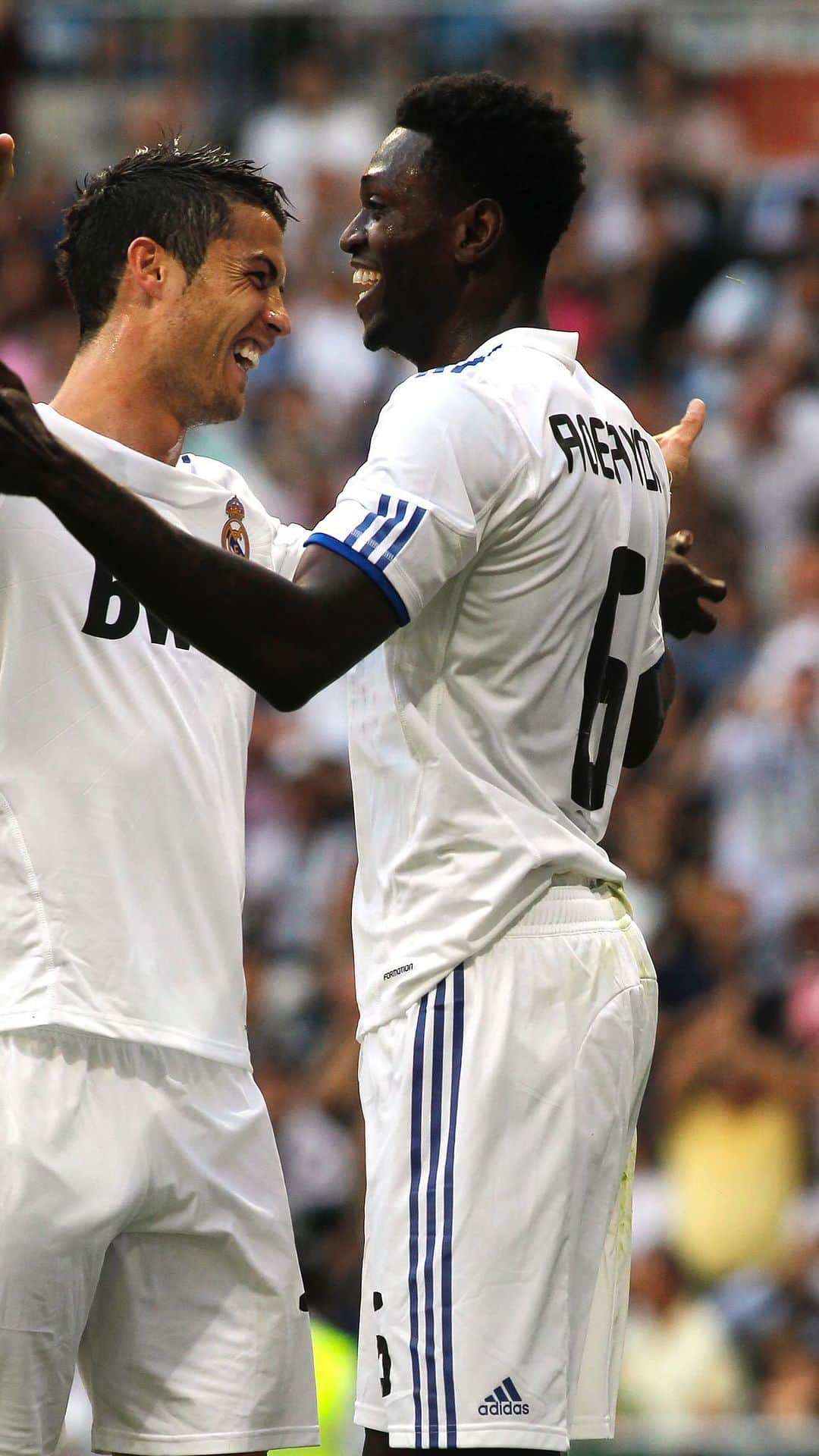 エマニュエル・アデバヨールのインスタグラム：「Here’s a short story of how I ended up playing with @realmadrid   Powered by @22betnaija  #realmadrid #christianoronaldo #emmanueladebayor #championsleaguefinal」