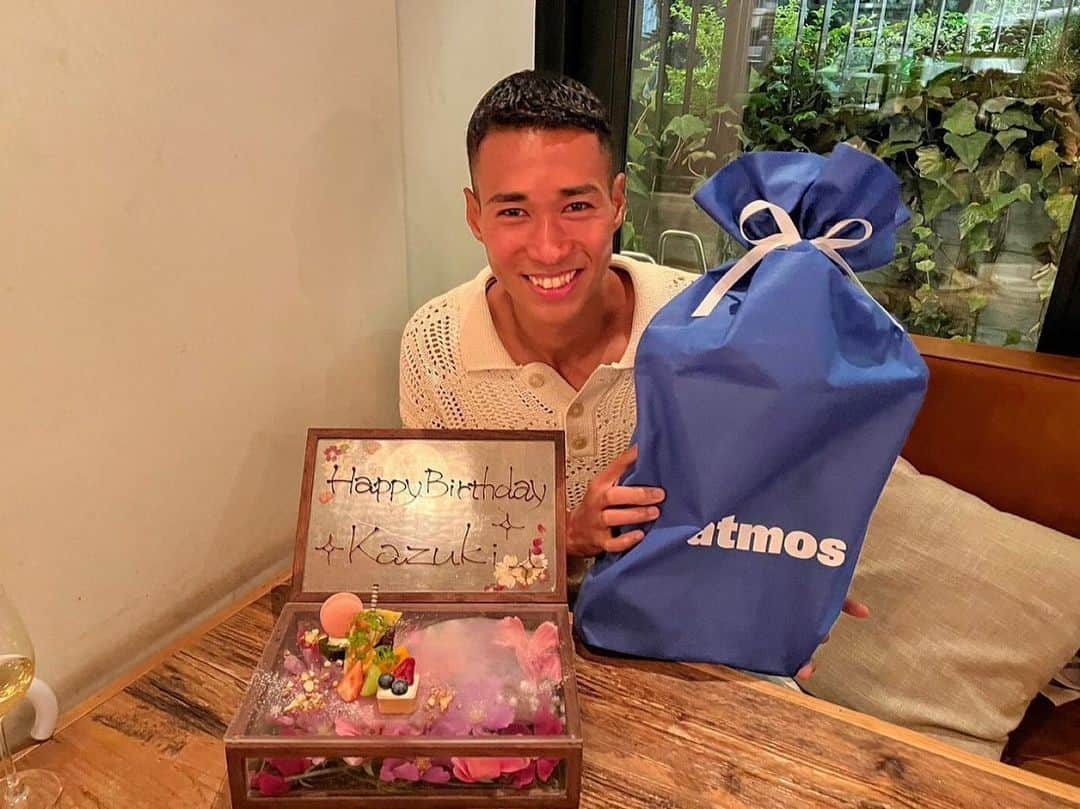 澤井一希のインスタグラム：「好みすぎるチーズ料理専門のお店で🥺🎂🎁🙇🏾‍♂️✨  本当に感謝です！！！  毎日がチートデイになるくらい幸せすぎるバースデーウィークでした😊😂来週からまた食事制限頑張ります！笑  #バースデーウィーク #好きな食べ物ランキング #同率第1位 #チーズ料理 #感謝 #パリコレ #モデル #俳優 #澤井一希 #人生を笑ってサバイブするオトコ  #ウントコの民」