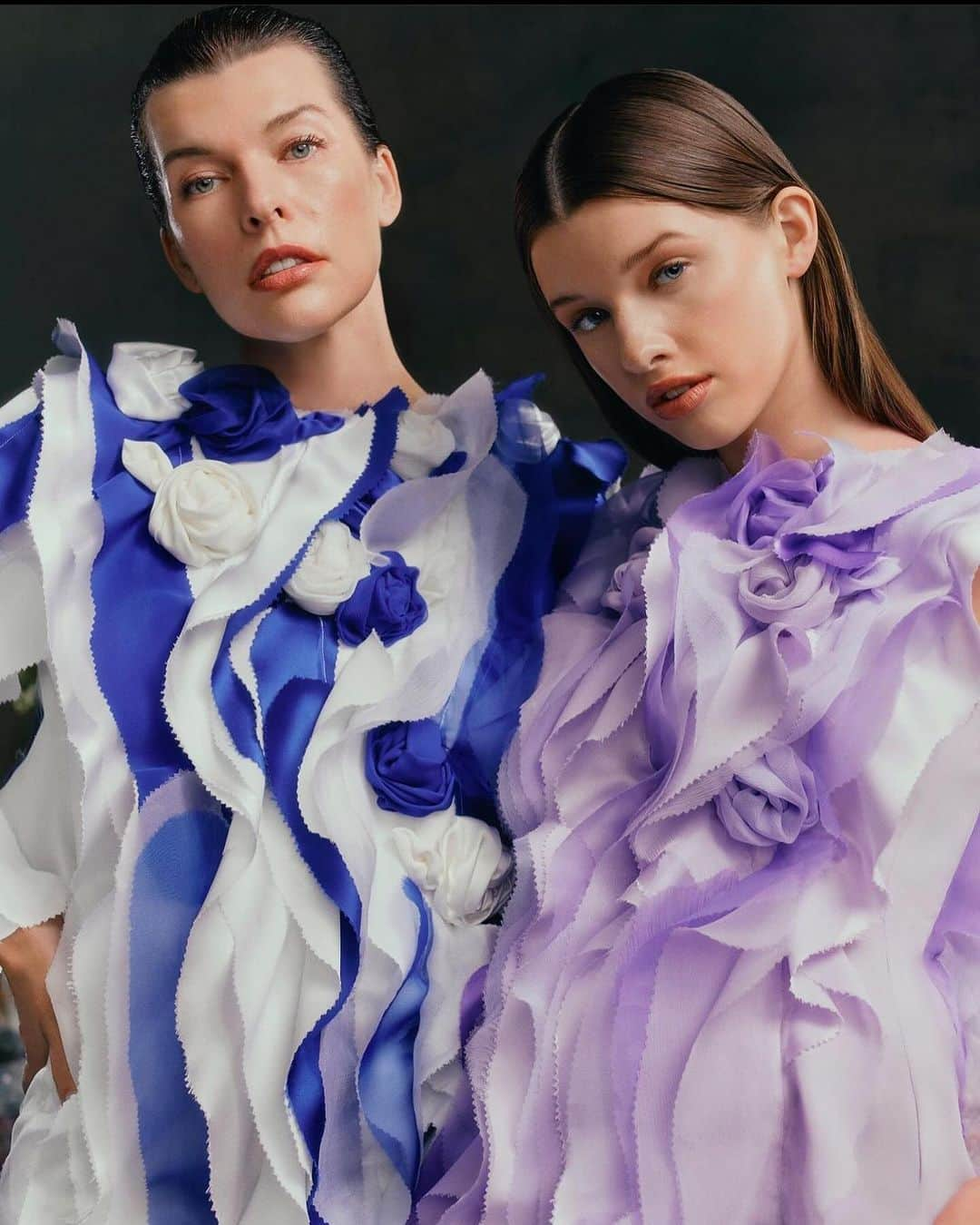 ミラ・ジョヴォヴィッチさんのインスタグラム写真 - (ミラ・ジョヴォヴィッチInstagram)「What a special experience to showcase the new collection for @rodarte! I’ve known the designers @kateandlauramulleavy since they did their first ground breaking collections and was always one of the many, many girls salivating to wear their exceptional designs! So you can all imagine how amazing it feels to be featured with my daughter @everanderson in Kate and Laura’s newest masterpieces! Thank you ladies for giving me such unforgettable memories with these pictures! If you go on their page, you can see all the uniquely talented ladies photographed this season, one of them being @joannanewsom herself who’s song I’ve chosen for this post!❤️❤️❤️  The Rodarte Spring / Summer 2024 Portrait Series        Designed by @kateandlauramulleavy     Photography by: @dritch          Styled by: @shirleykurata and @ashleyfurnival     Hair by: @tiago_goya      Makeup by:  @u.z.o for @narsissist     Manicures by: @MTMorganTaylor     Production Design by: @adamandtinadesign     Post Production: @phtsdr     Production by: @blondprodn     Executive Production by: @nicoleprokes     Production Coordinator by:  @amandamescudi     Production by: @h.ladyyy     Shot at Primo Studio @primostudiosla       #rodarte」9月10日 2時57分 - millajovovich