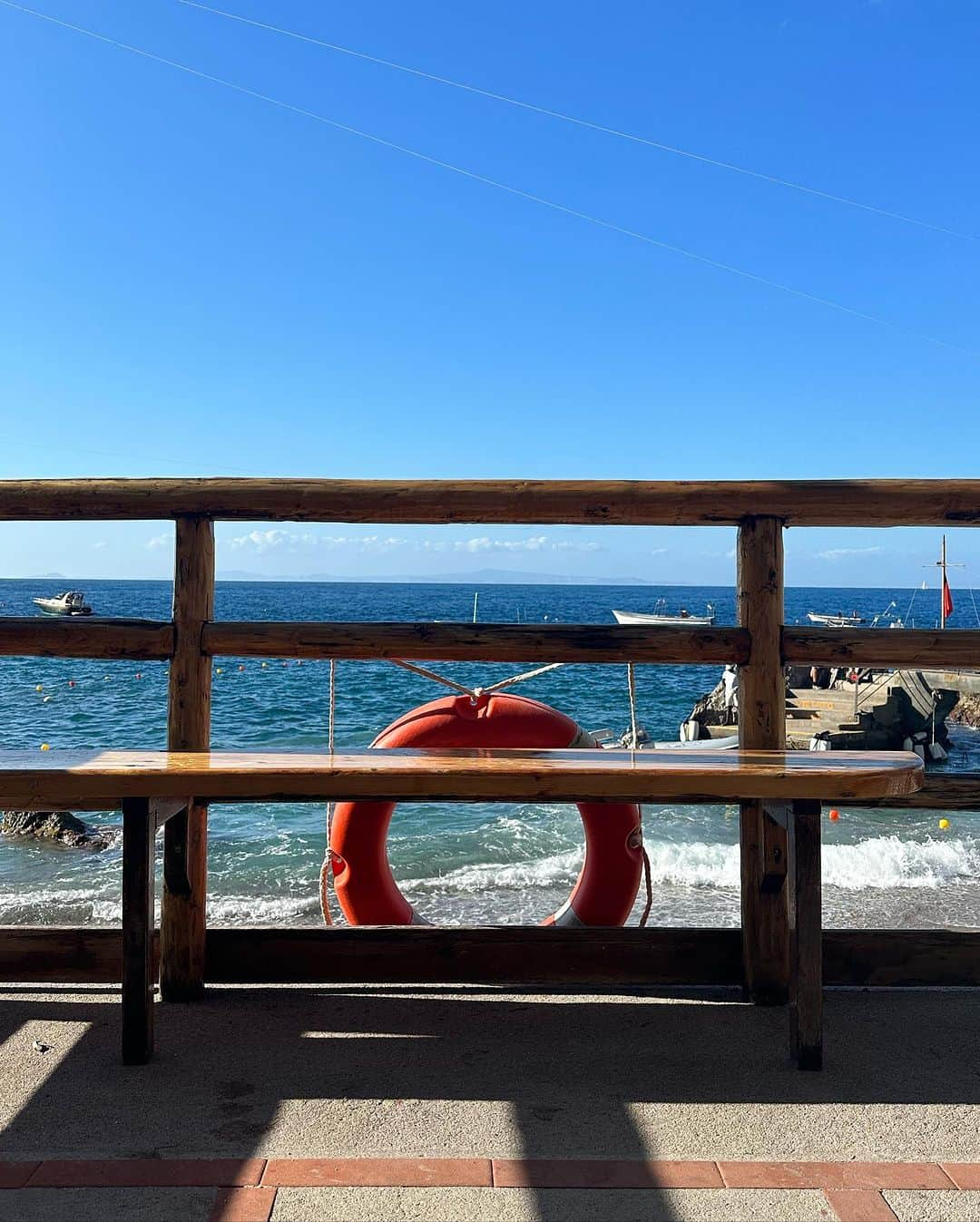 サーシャ・グレイさんのインスタグラム写真 - (サーシャ・グレイInstagram)「Here’s to three hour lunches #capri #anacapri #travel #isoladicapri #napoli」9月6日 6時32分 - sashagrey