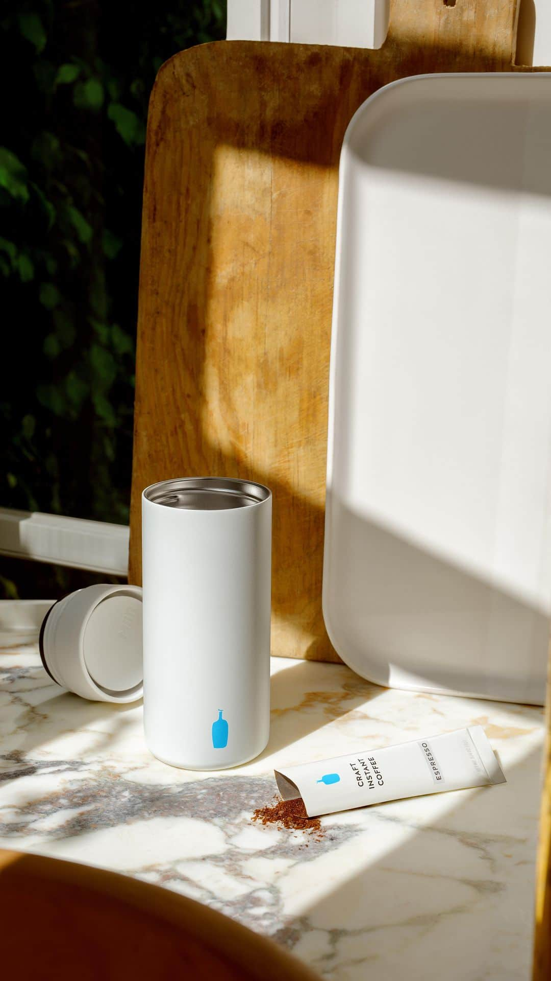 Blue Bottle Coffeeのインスタグラム：「MiiR’s latest innovation in travel drinkware is here: the 360 Traveler. With a leak-proof lid, double-walled insulation, stainless steel interior, and Hardshell™ exterior, you may just abandon every travel mug you’ve ever loved.」