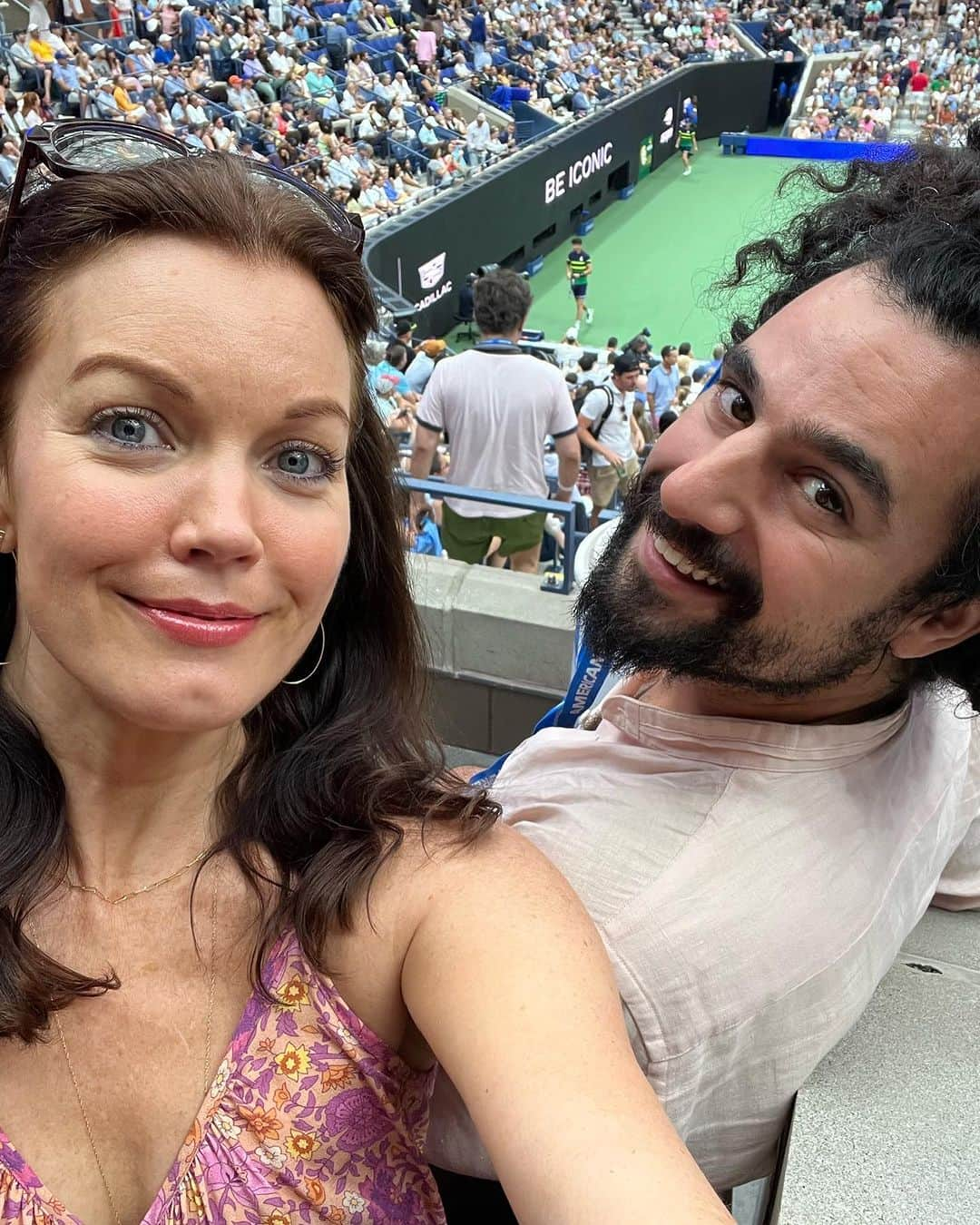 ベラミー・ヤングさんのインスタグラム写真 - (ベラミー・ヤングInstagram)「OH MY STARS! Y'all, we had the MOST FUN at the @usopen the last couple of days. I love this family of folks with everything in me, so it made it extra special to get to be there with them (thank you, Shonda!) - & WOW did we witness some INCREDIBLE #tennis. 😲 (that Sinner/Zverev match last night was unforgettable🤯 as was the privilege of getting to watch Mr. @carlitosalcarazz play in-person: on top of the prowess, what sheer joy 🤩💗) Hope each of you had an amazing (+long!) weekend too. Sending you so much love! #USOpen #NYC @usta #USTA WOWOWOW #ScandalFamForever 🎾🔥🥰🥂❤️🎉」9月6日 7時18分 - bellamyyoung