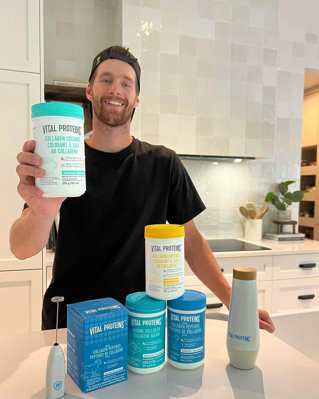 マックス・パロットのインスタグラム：「GIVEAWAY 📣 🚨 📣 If there’s one thing I swear by using every day, it’s collagen!! Which is why I am excited to team up with @vitalproteinscanada and give you guys a chance to win some of my favourite collagen products!! 🔥🔥🔥  To enter, all you need to do is: Like this post Be sure you're following me and @vitalproteinscanada Tag a friend in the comments (1 tag = 1 entry) That's it! Giveaway ends September 8th!! 🙌🏻  No purchase is required. This giveaway is in no way sponsored by Instagram.  #WellnessIsVital #vitalproteinscanada」