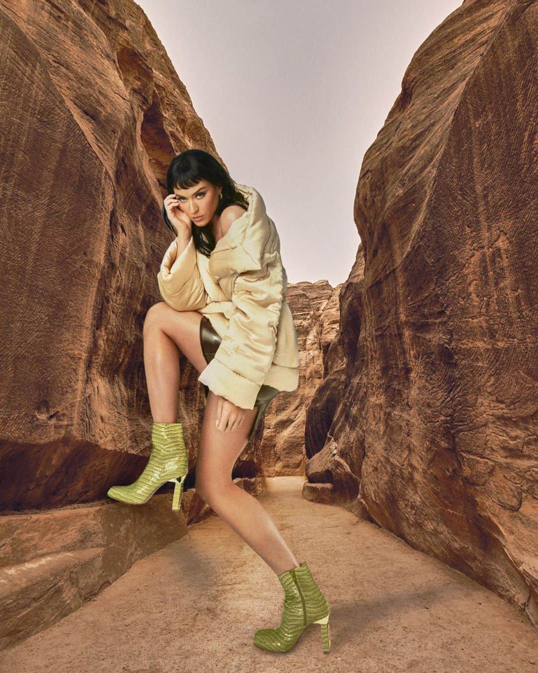 ケイティ・ペリーのインスタグラム：「Crocodile. Rocks. @katyperrycollections」