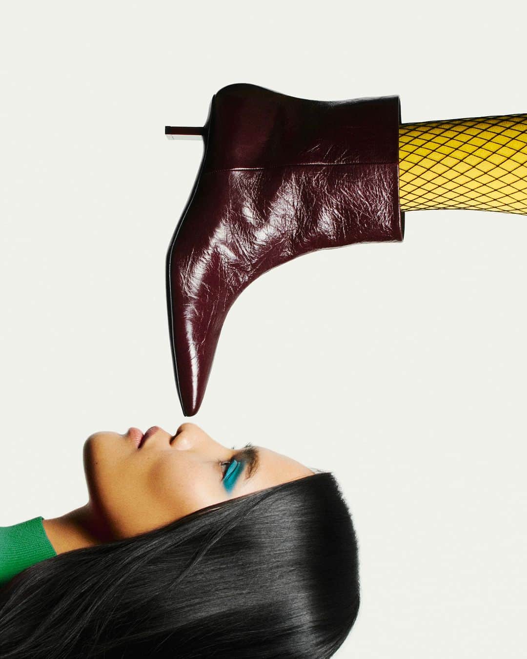 ピエール アルディのインスタグラム：「Head over heels motion. Discover the new Pierre Hardy Fall-Winter 23 collection on pierrehardy.com  Creative Direction & Styling: @MarieAmelieSauve & 20_23 Production : @AdeusFilms Photographer : @RoryVanMillingen Make up Artist : @KarinWesterlundd  Hair Stylist : @AlexanderSoltermannHair assisted by @DieKunst  #PierreHardy #PierreHardyFW23」