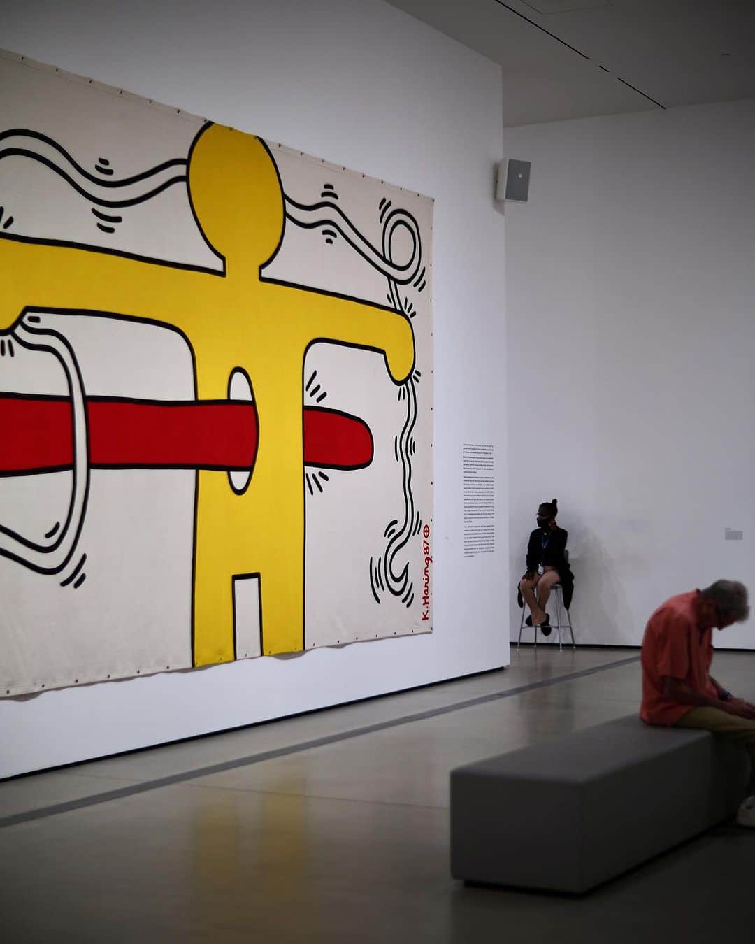吉田拓巳さんのインスタグラム写真 - (吉田拓巳Instagram)「いつ来ても圧巻な場所。一体どれだけコレクションあるんだ！笑 今回はKeith Haringの特別展やってました。  @thebroadmuseum   #thebroadmuseum  #losangeles」9月5日 23時01分 - tkmivj