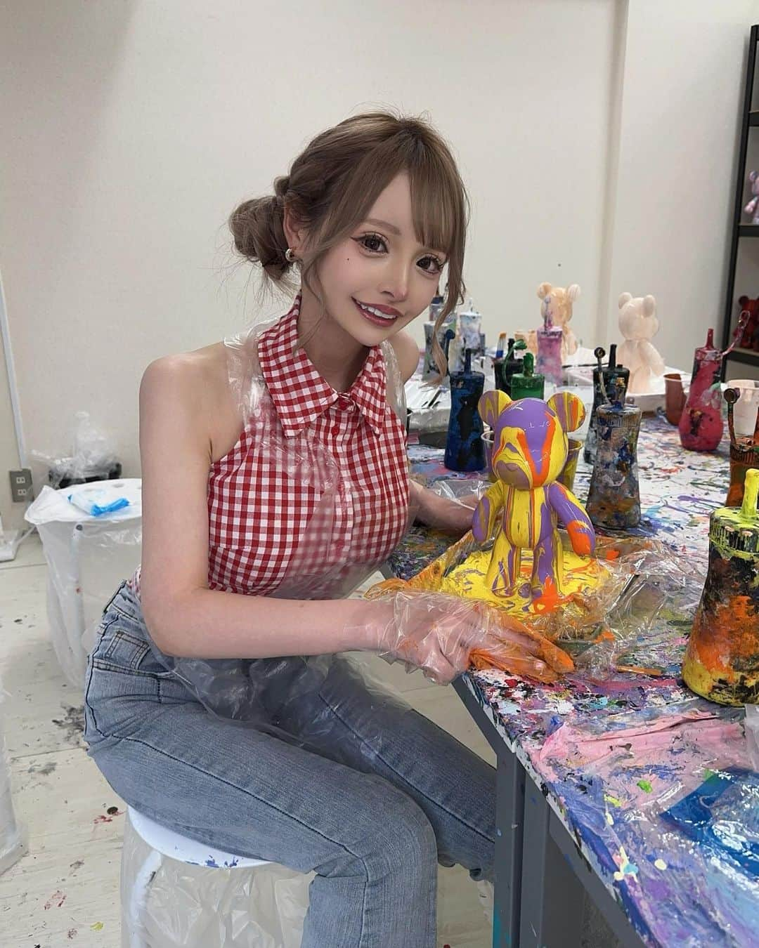 美咲キララさんのインスタグラム写真 - (美咲キララInstagram)「🧸🎨🎨🎨 . rakugaki東京 🖼 フィギュアに塗り塗りしてきた♥️♥️ これまじ楽しい😭！！！ 思ったようにいかないのがまた楽しい🥹 絶対再チャレンジしたい🧸♥️ . . #ラクガキ#ラクガキ東京 #フィギュアアート #フィギュアアート東京 #アートワークショップ #アートワークショップ東京 #ワークショップ東京 #東京観光スポット#東京旅行 #渋谷観光#渋谷デートスポット #渋谷」9月5日 22時56分 - ___krrnano