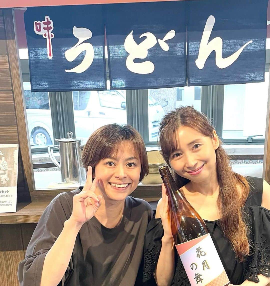 中野公美子のインスタグラム：「日曜日は、あやの先生の新曲レッスンでした😆 皆さんと一緒に作った新曲 めっちゃ素敵なの〜💛 あやの先生ありがとう❣️  #大阪パフォーマンスドール #opd #opd30周年 #新曲 #吉本東京本社 #安定の新喜劇セット前にて」