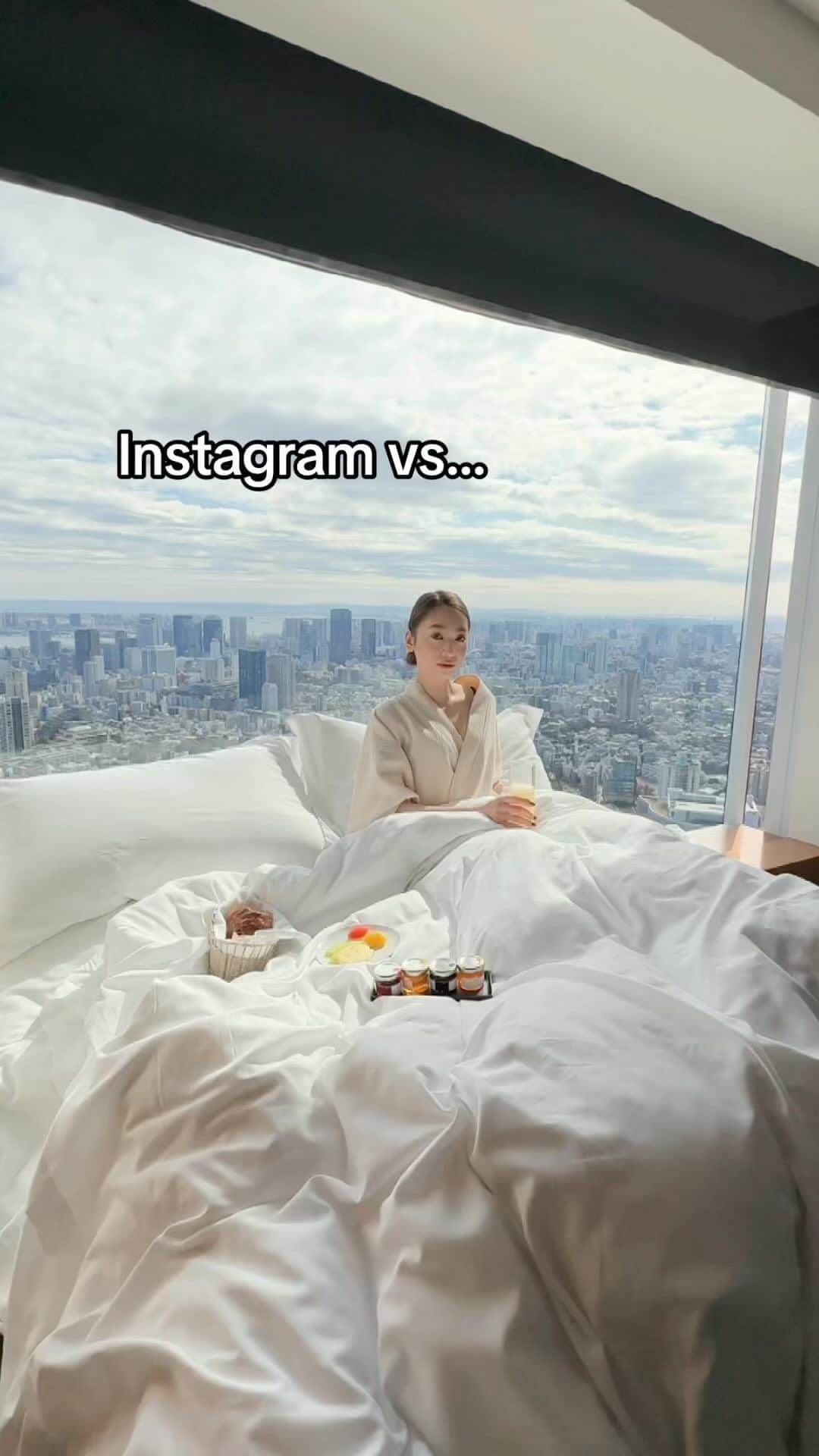 Earth Picsのインスタグラム：「@willkyaw making that perfect shot happen for @mitsuki_mitsuhashi - do you like the bed on the window? 😊」