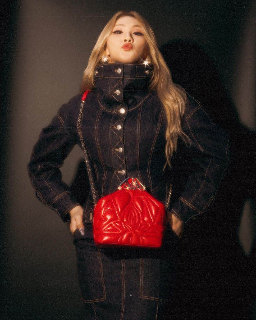 CL さんのインスタグラム写真 - (CL Instagram)「Kiss the Sky     @alexandermcqueen」9月5日 23時29分 - chaelincl
