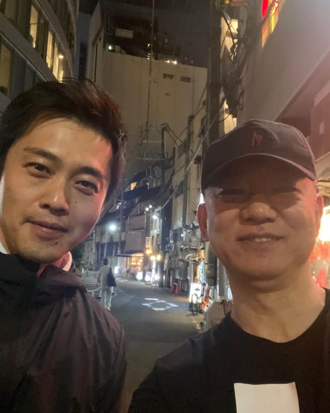 吉村洋文さんのインスタグラム写真 - (吉村洋文Instagram)「飲んで食べて、秘密の会合やで。」9月5日 23時33分 - yoshimurahirofumi