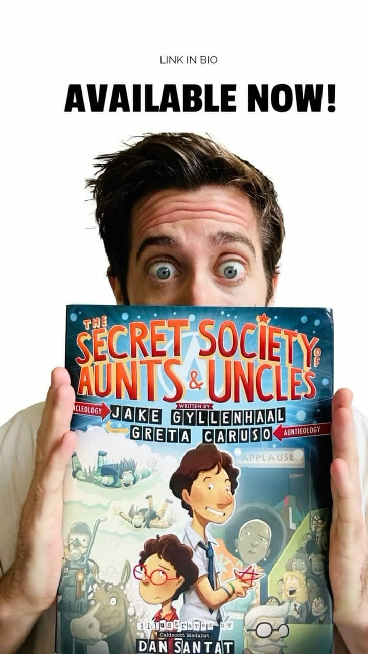 ジェイク・ジレンホールのインスタグラム：「‘It’s the small things that change everything.’ The Secret Society for Aunt’s & Uncles is out today!   Head to a bookstore near you or go to my link in bio  #childrensbook #aunts #uncles #secretsocietyofauntsanduncles」