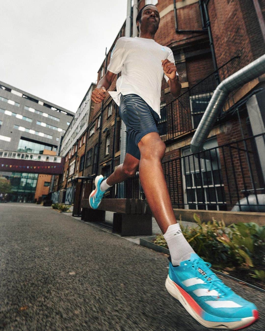 adidas Runningさんのインスタグラム写真 - (adidas RunningInstagram)「The winners’ shoe is coming back – fresh vibes only. 💦​  ​In 2022, most major marathons were won in #Adizero…  and the Adios Pro 3 was king.​  ​Whether you’re going for a new personal best or breaking a world record, this is the shoe built for new levels. Available September 15 via adidas.com. ​」9月6日 0時00分 - adidasrunning