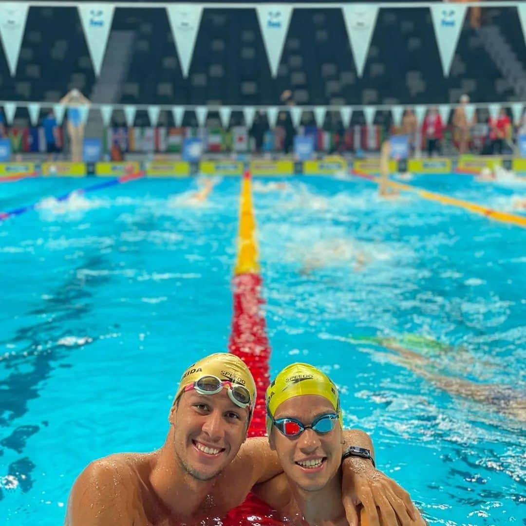 ブランドン・アルメイダさんのインスタグラム写真 - (ブランドン・アルメイダInstagram)「🏊Minha dupla inseparável!🤝🥰  Hoje celebramos o "Dia do Irmão", uma ocasião especial para honrar a sorte de ter um irmão ou irmã incrível com quem compartilhar memórias, emoções, alegrias, desafios e momentos de superação.🚀💪🌊  Marca aqui nos comentários o seu parceiro ou parceira de vida e de piscina, aquele que está sempre ao seu lado, em cada mergulho da sua jornada.🫶🥰  #Speedomultsport #desafiospeedo45 #esporte #natação #diadoirmão #amizado #parceria #companherismo #familia #prova #mar #agua #carrossel」9月6日 0時09分 - brandonnalmeida