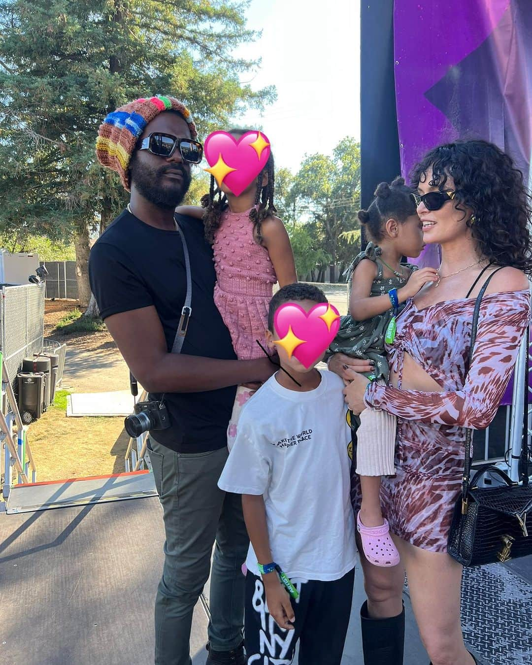 ニコール・トルンフィオさんのインスタグラム写真 - (ニコール・トルンフィオInstagram)「Surrounded by angels 😇😇😇( and a damn fine face melter🕴🏾) 😍 #grateful @garyclarkjr」9月6日 0時12分 - nictrunfio