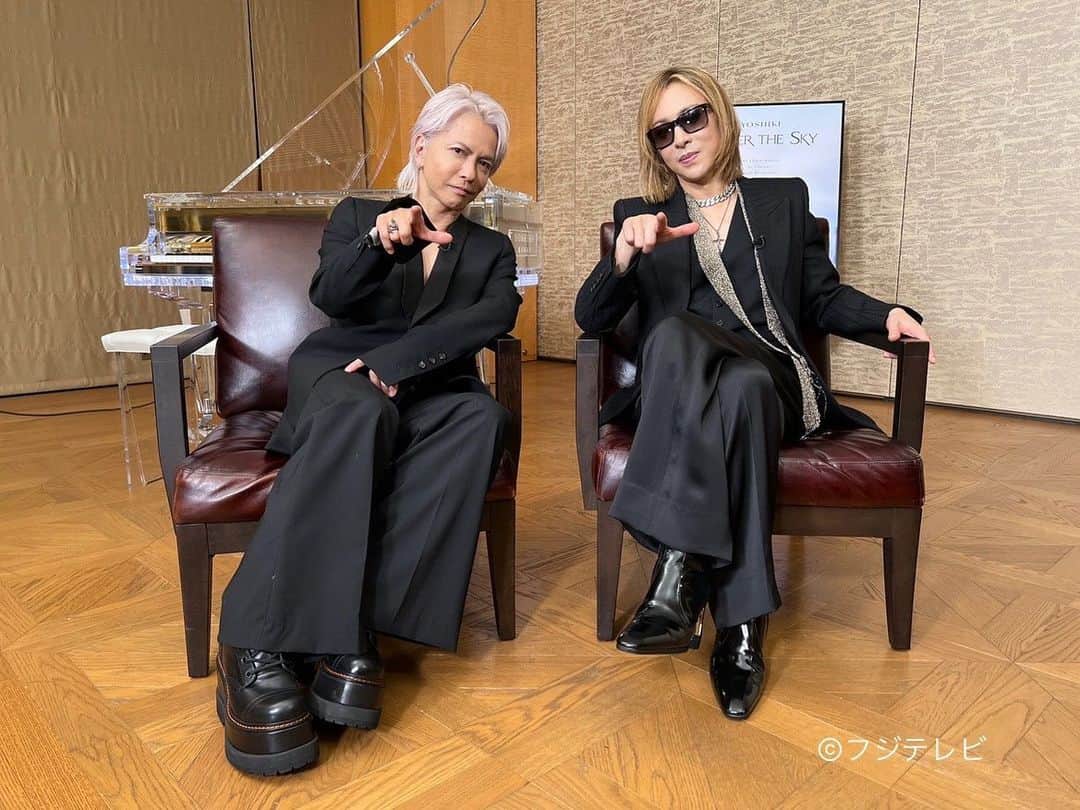 【公式】『ノンストップ！』のインスタグラム：「今日の#ノンストップ ！👆  映画「YOSHIKI：UNDER THE SKY」を取材しました🔥 初監督を務めた#yoshiki さんと、 出演されている#hyde さんにインタビュー🎤  映画への思いや、二人の出会いについてうかがいました😊💓  是非リアルタイムで、ご覧下さい👀🙌」